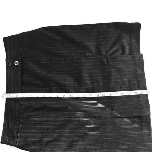 Geoffrey Beene Sport Women's Pin Stripe Black Skirt Size 8 - Picture 12 of 12